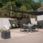Aparthotel Coffee Fellows & Longstay 3*